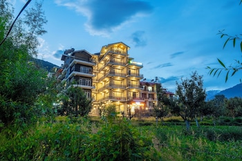 treebo premium the takeys mall road