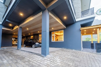 treebo premium the takeys mall road