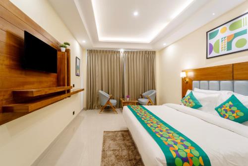 Treebo Premium The Takey's, Mall Road,,4 star