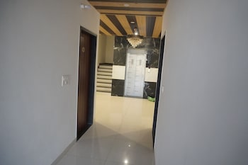 Hotel Rajhans,,3 star