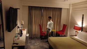 the saga hotel green park