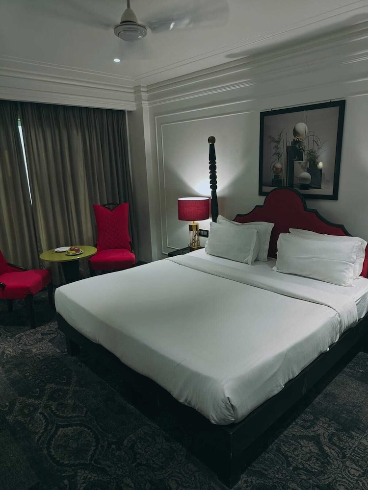 the saga hotel green park