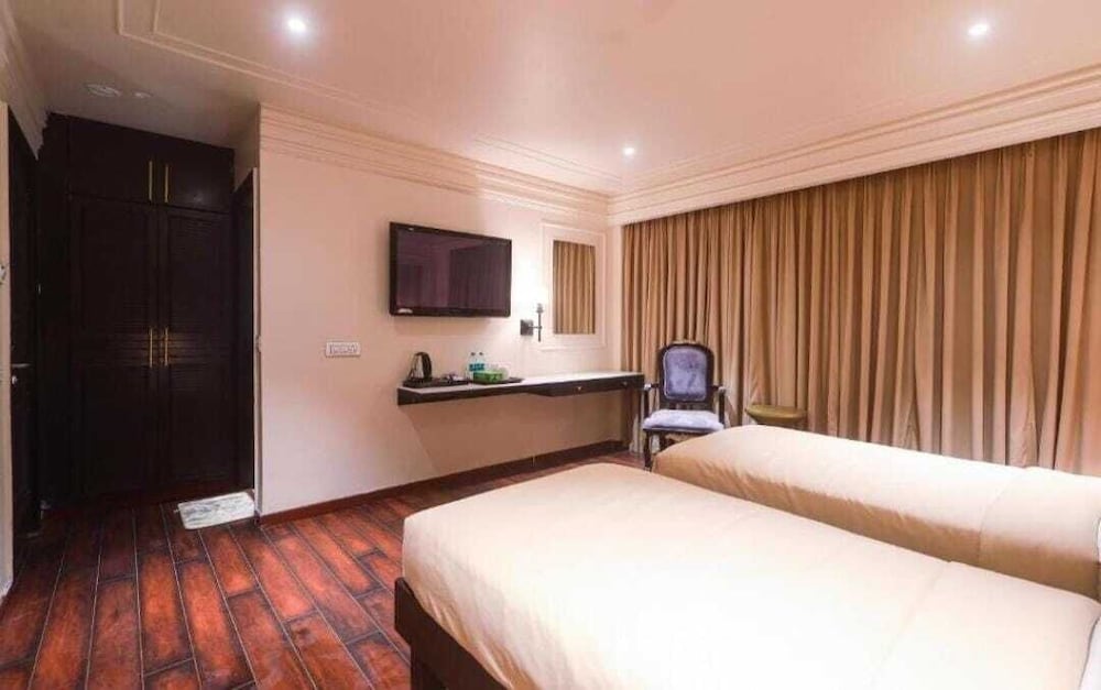 the saga hotel green park