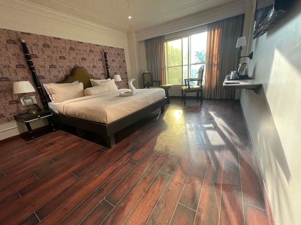 the saga hotel green park