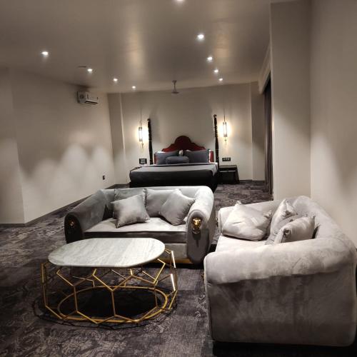 The Saga Hotel Green Park,,2 star