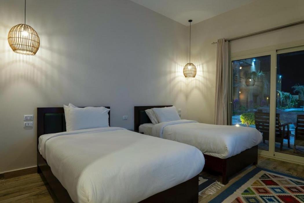 azad siwa hotel