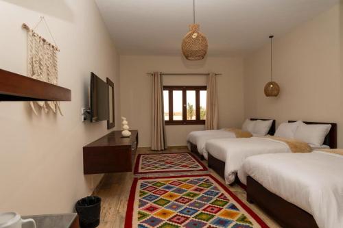 azad siwa hotel