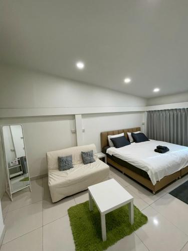 Namasstay Silom,,2 star