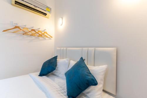 calmly stay ratchada