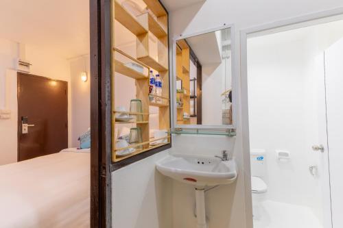 calmly stay ratchada