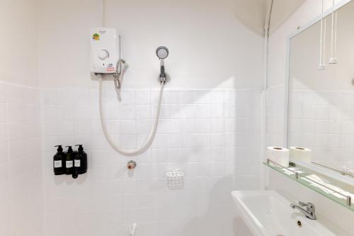 calmly stay ratchada