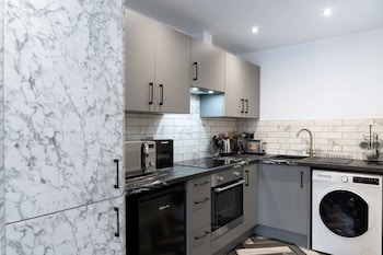 midsummer studios and apartments