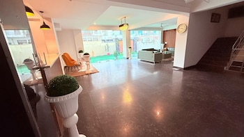 akshay corporate hotel