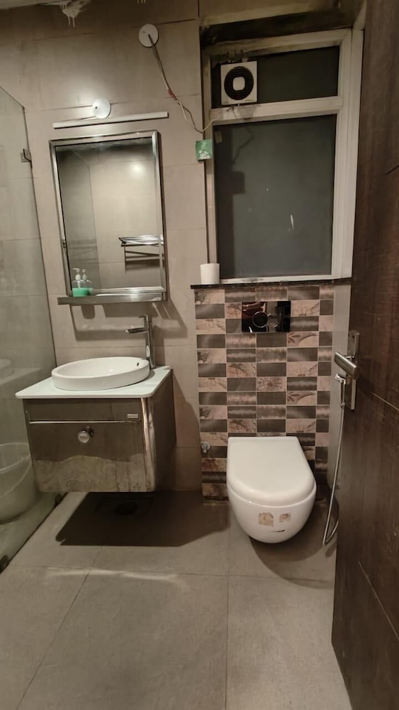 akshay corporate hotel