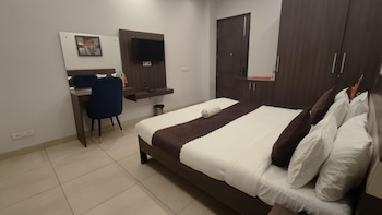 akshay corporate hotel