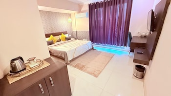 akshay corporate hotel