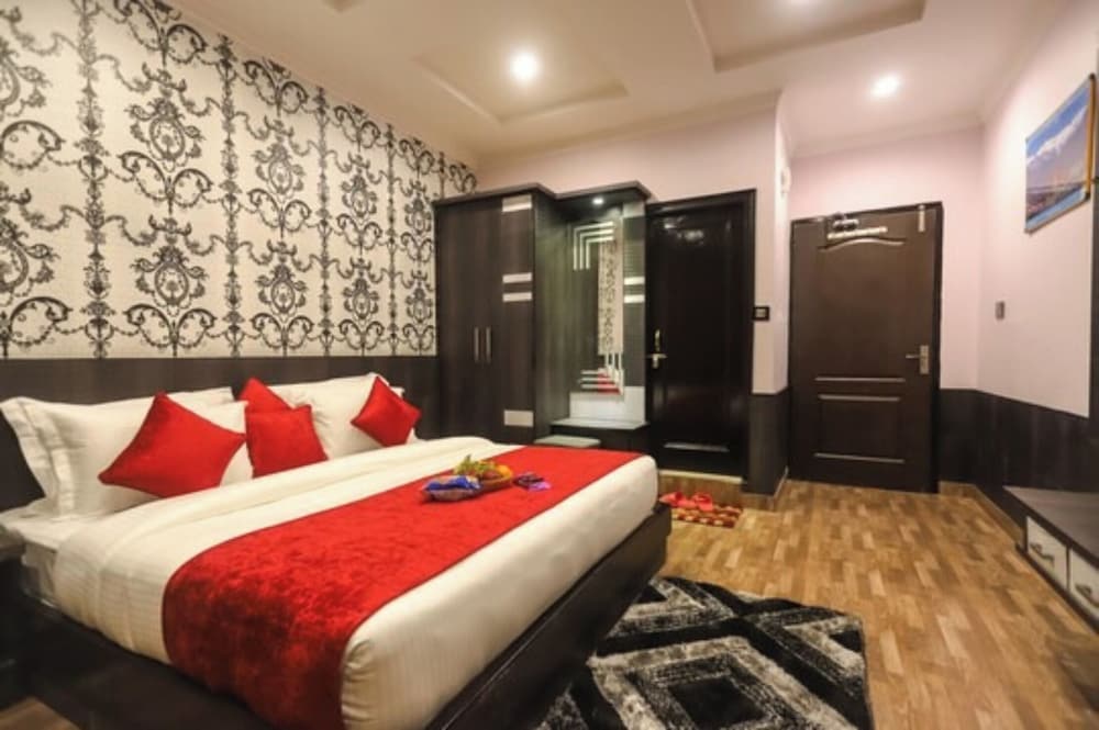 hotel in hills valley dharmshala