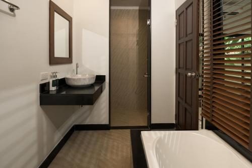 green garden villa hotel