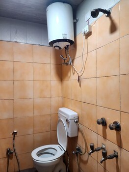 hotel saini home stay