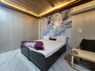 hotel saini home stay