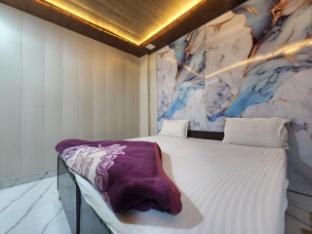 hotel saini home stay