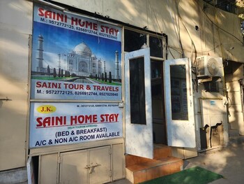 hotel saini home stay