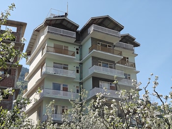 hotel j s villa