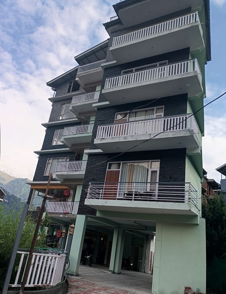 hotel j s villa