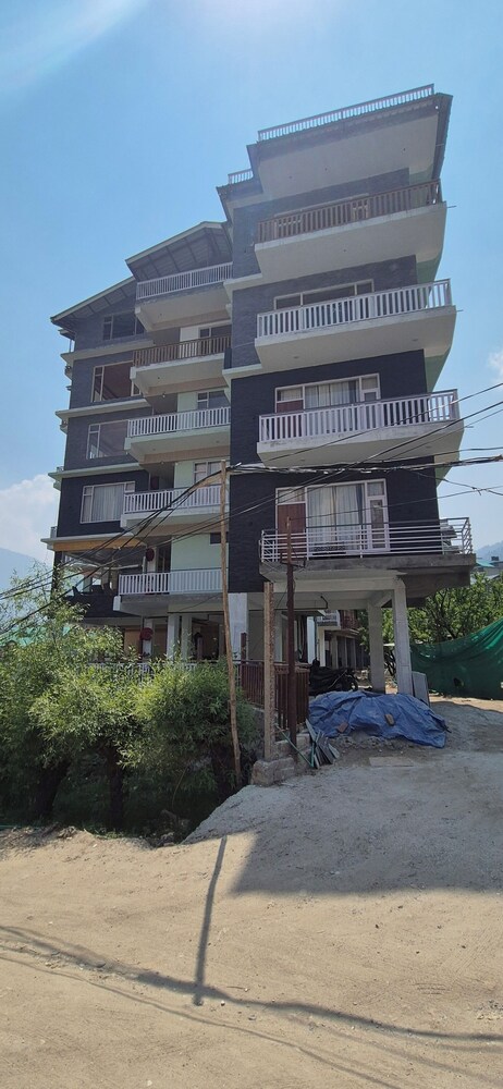 hotel j s villa
