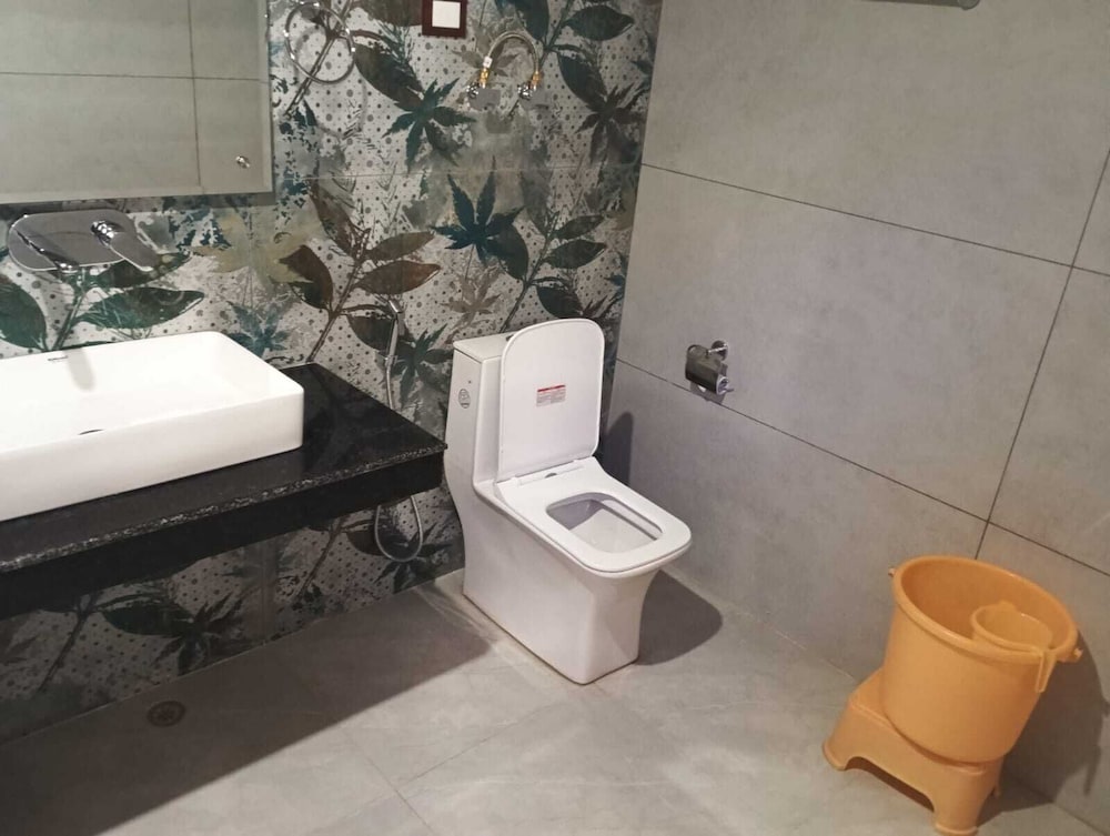 hotel j s villa