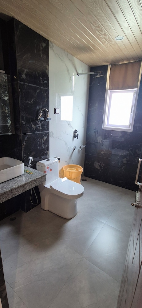 hotel j s villa