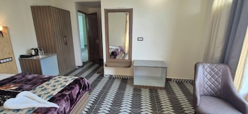 hotel j s villa