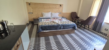 hotel j s villa