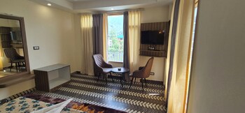 hotel j s villa