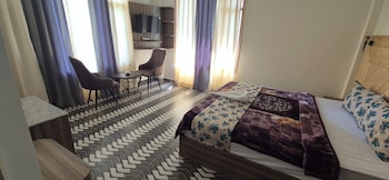 hotel j s villa