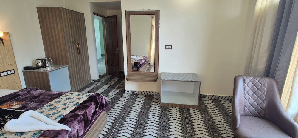 hotel j s villa