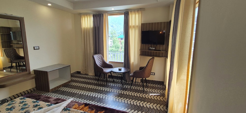 hotel j s villa
