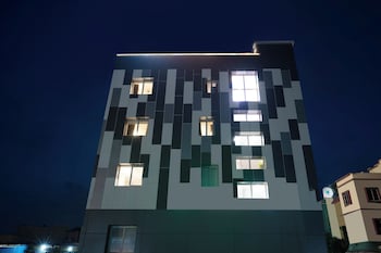 Treebo Airport Inn,,3 star