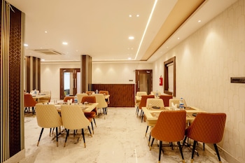 Treebo Airport Inn,,3 star