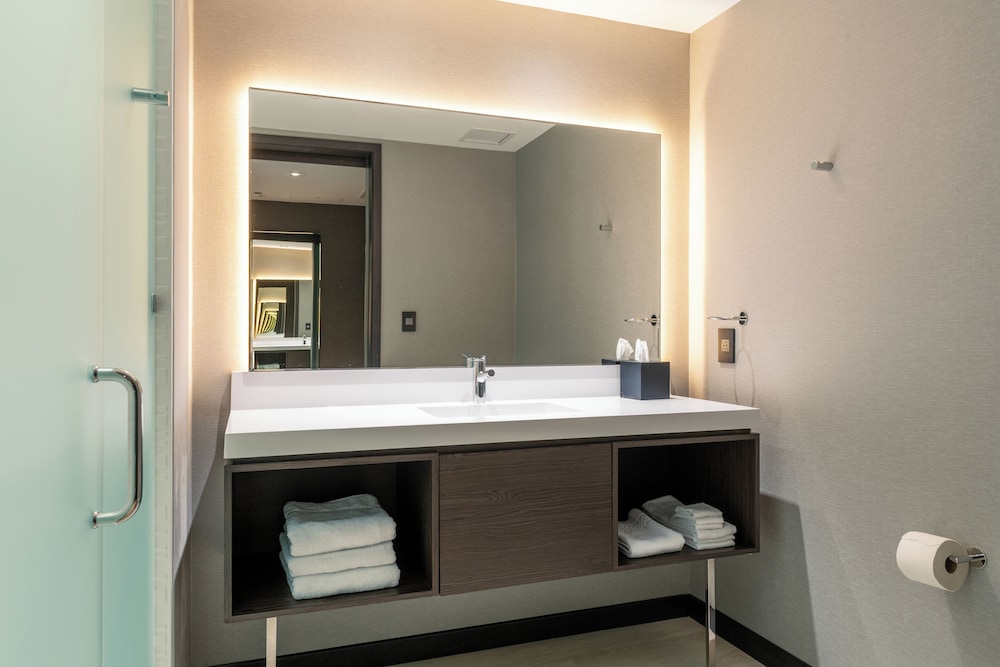 ac hotel burlington