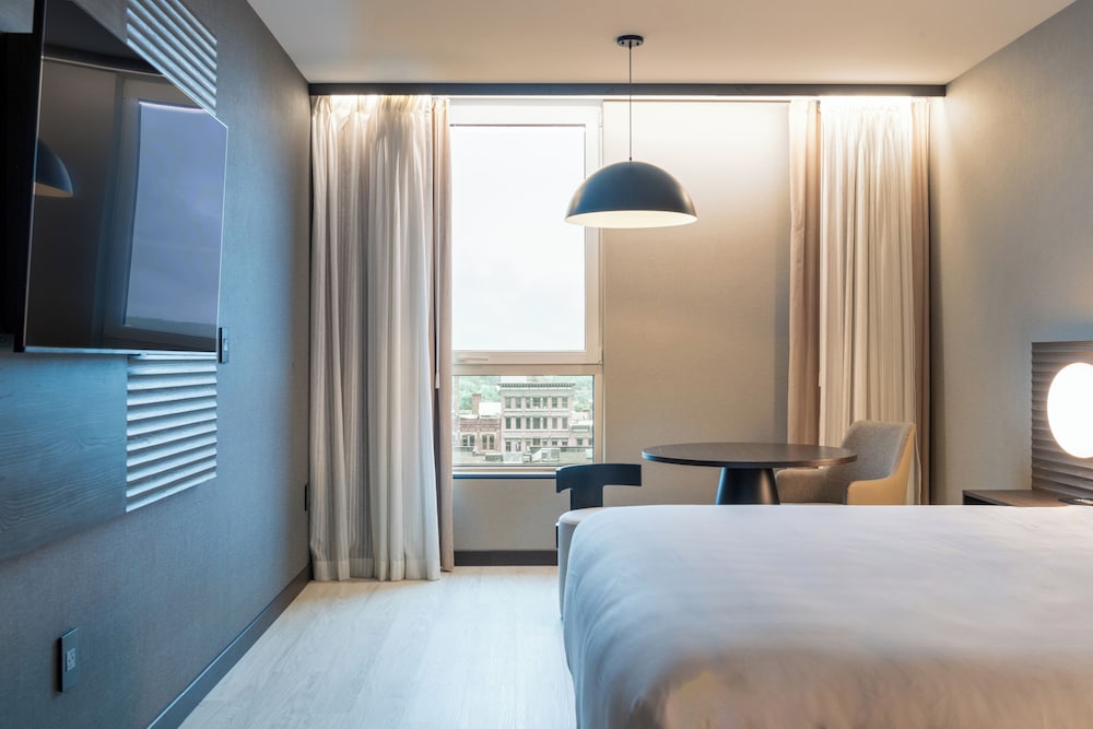 ac hotel burlington