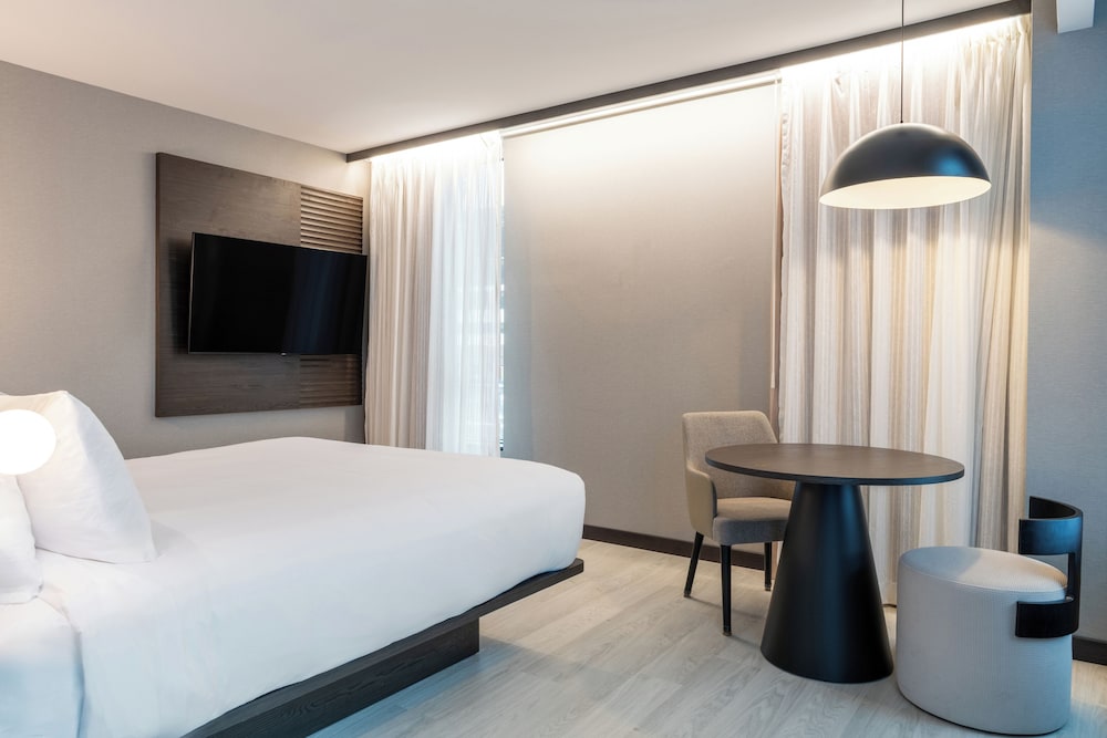 ac hotel burlington