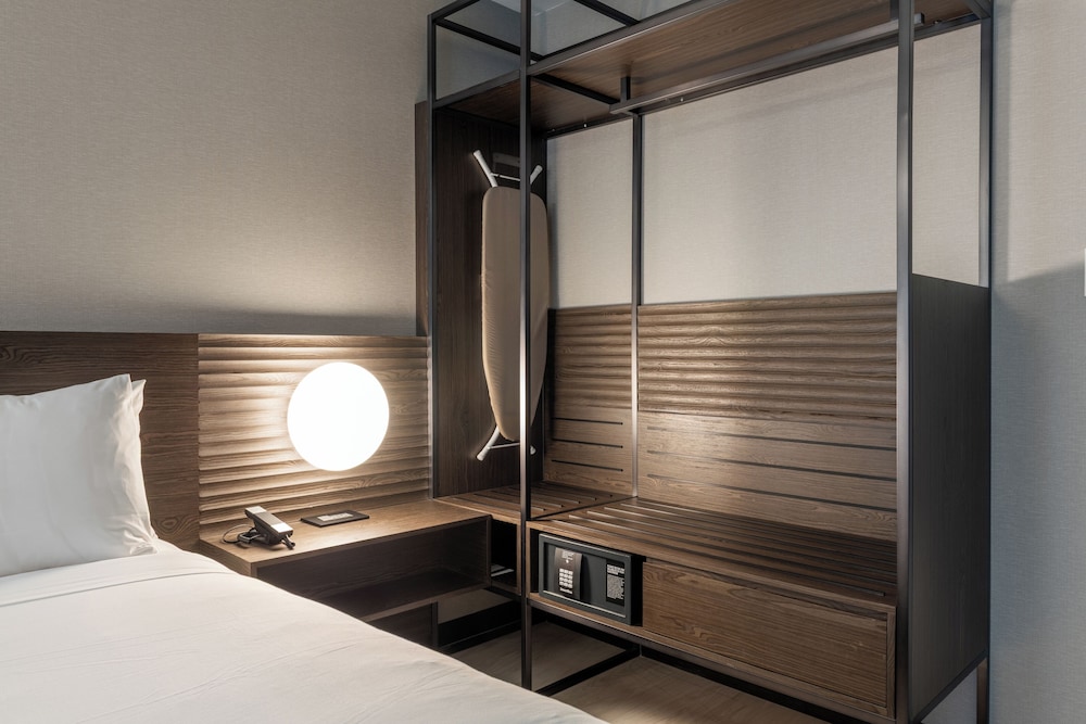 ac hotel burlington