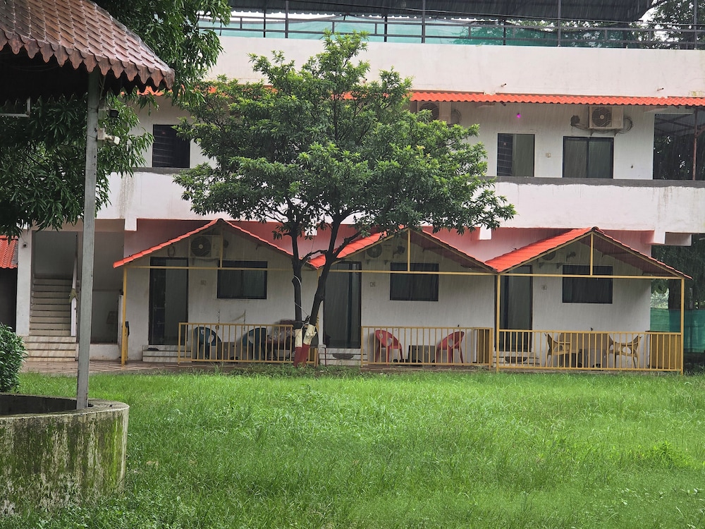 saaz resort and lawn