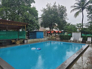 saaz resort and lawn