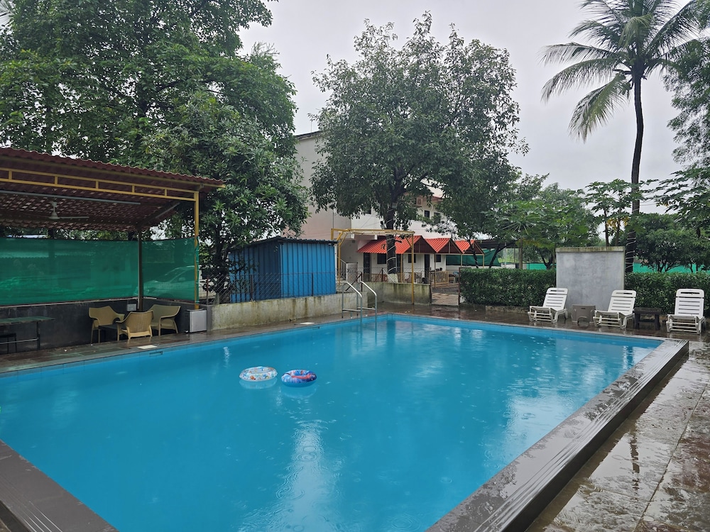 saaz resort and lawn