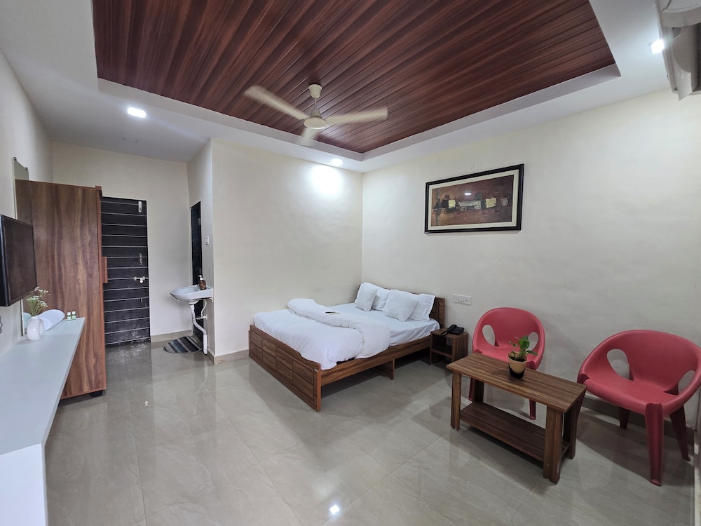 saaz resort and lawn