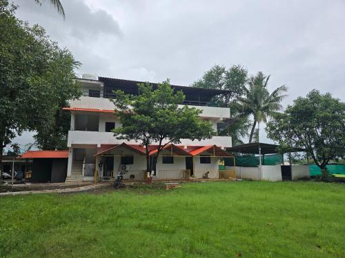 Saaz Resort And Lawn,,3 star