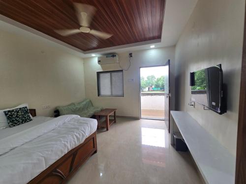 saaz resort and lawn