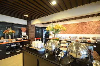 the grand lunara hotel at srinakarin